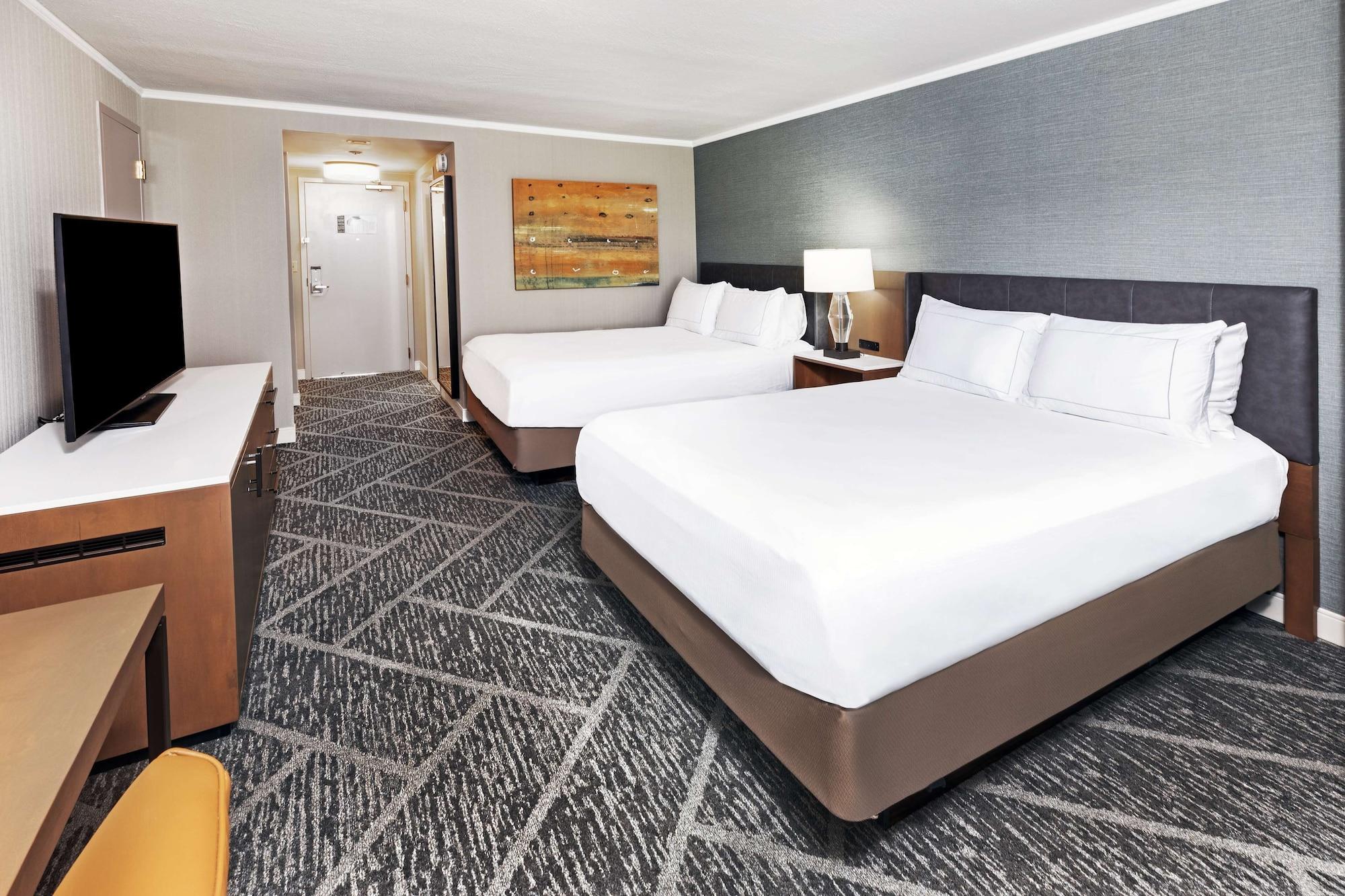 Doubletree By Hilton Tulsa At Warren Place Екстер'єр фото