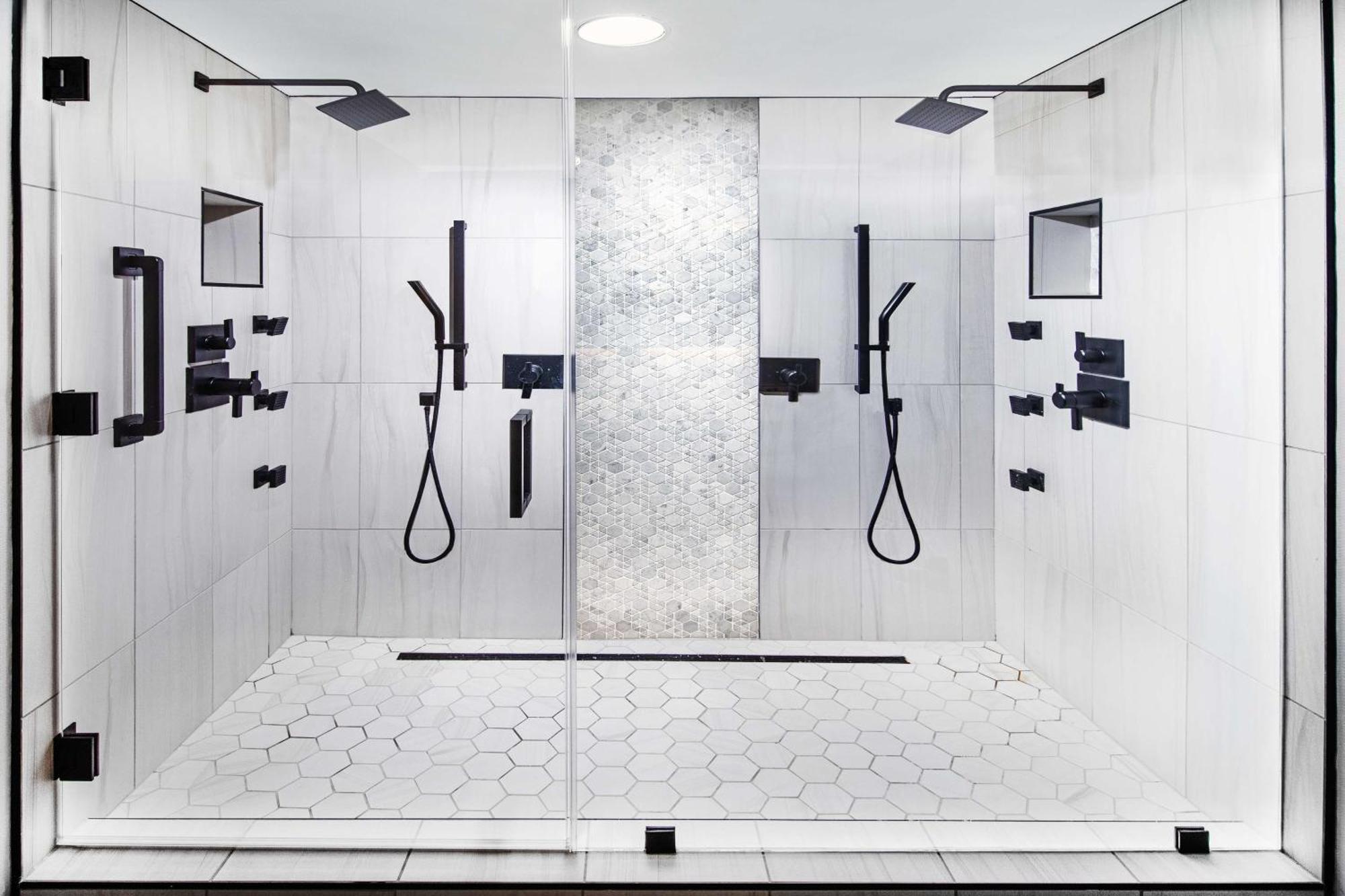 Doubletree By Hilton Tulsa At Warren Place Екстер'єр фото