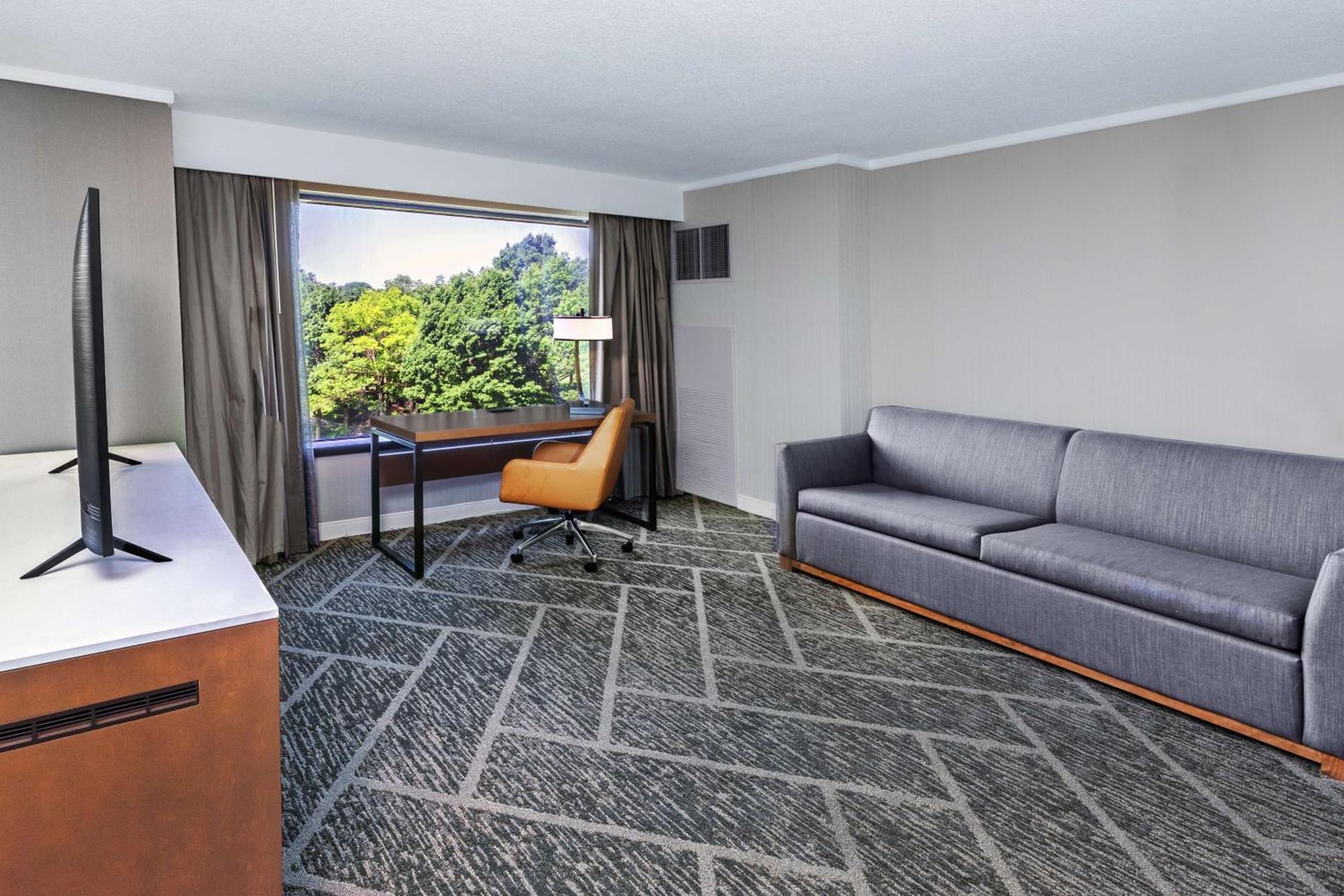 Doubletree By Hilton Tulsa At Warren Place Екстер'єр фото