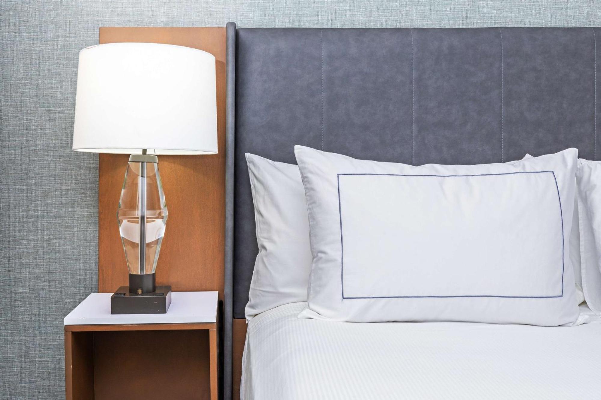 Doubletree By Hilton Tulsa At Warren Place Екстер'єр фото