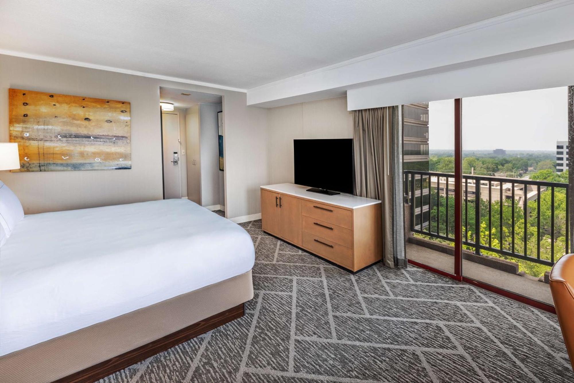 Doubletree By Hilton Tulsa At Warren Place Екстер'єр фото