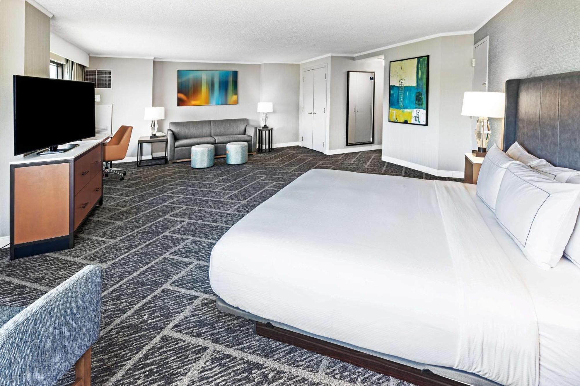 Doubletree By Hilton Tulsa At Warren Place Екстер'єр фото