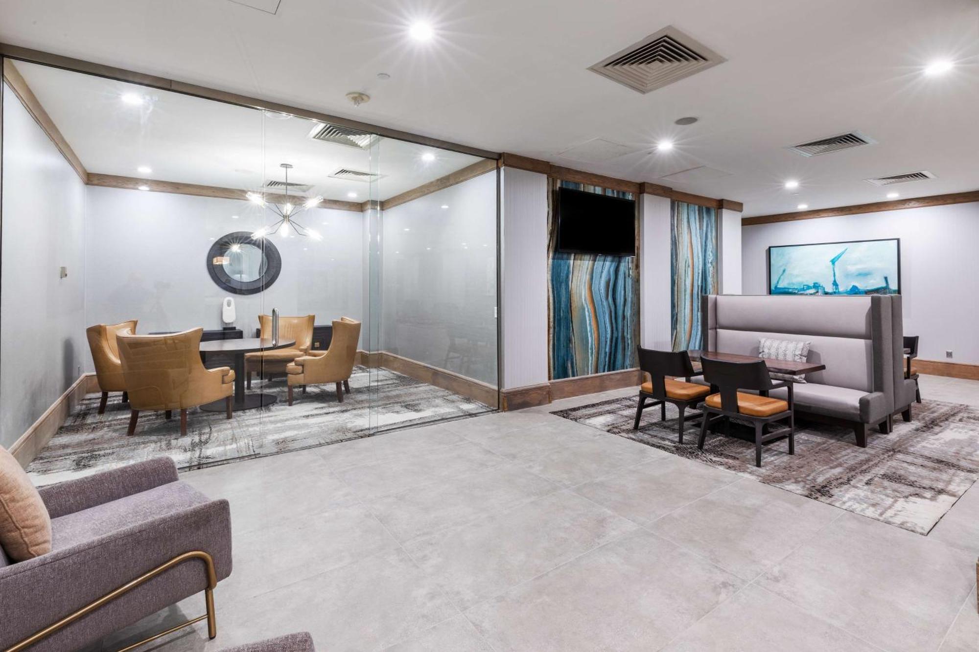 Doubletree By Hilton Tulsa At Warren Place Екстер'єр фото