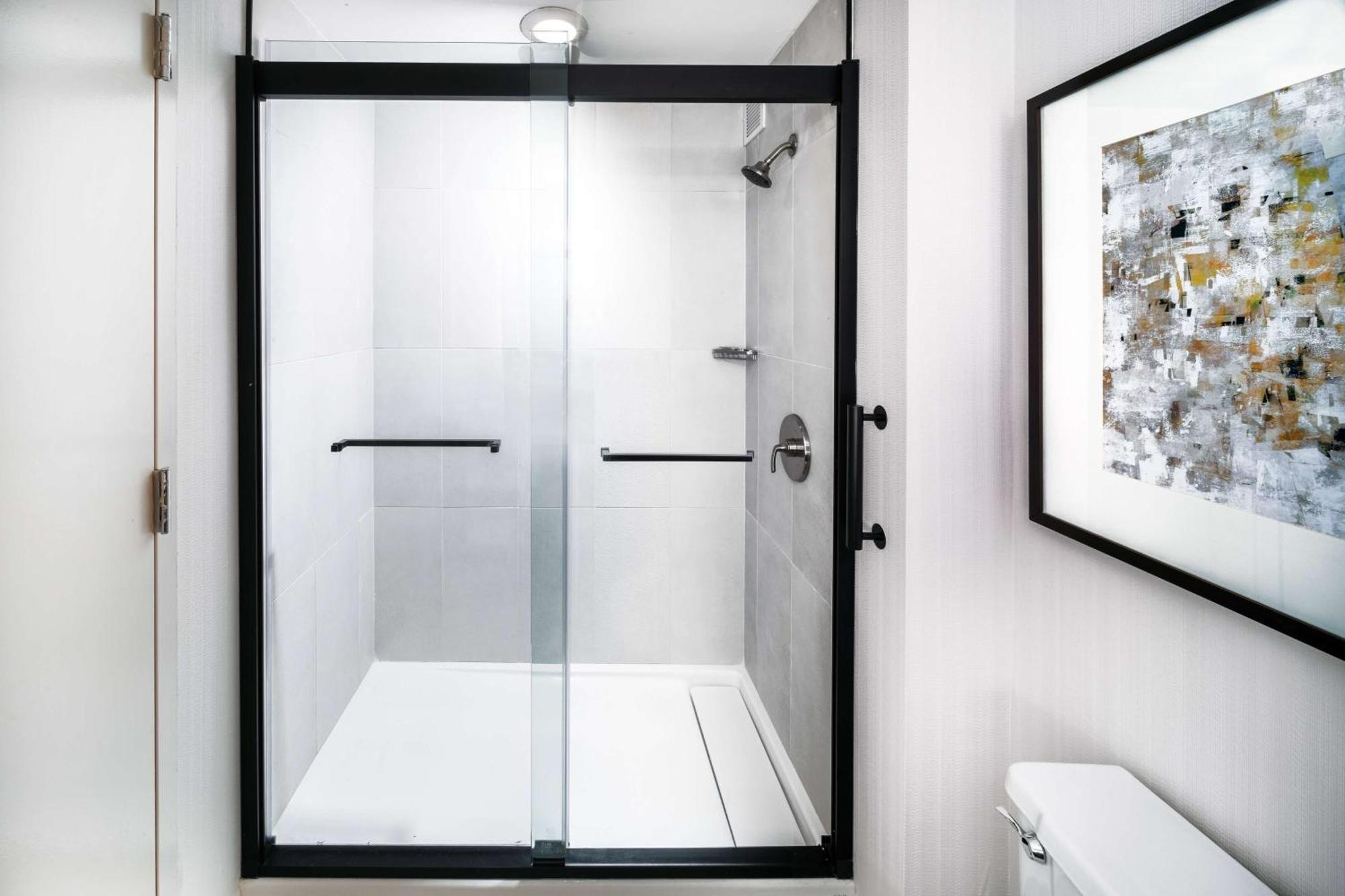 Doubletree By Hilton Tulsa At Warren Place Екстер'єр фото